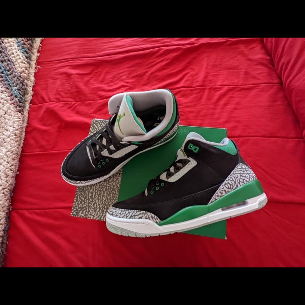 Authentic Jordan - Picture 3 of 4